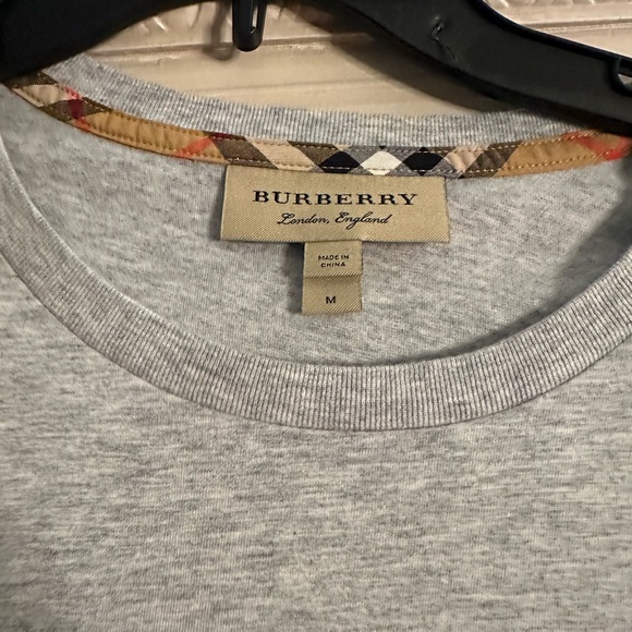 Burberry T-Shirt - Picture 2 of 3
